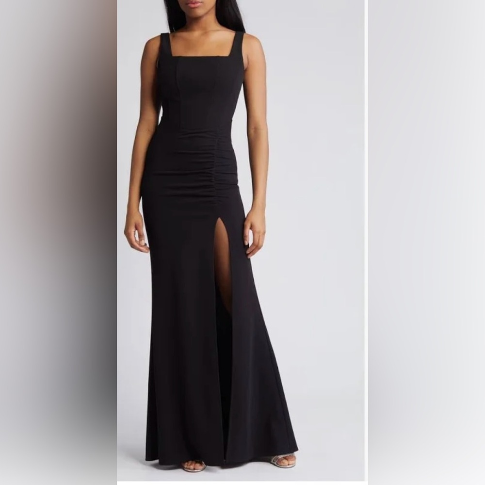 Love, Nickie Lew Elegant sleeveless Black Evening Gown, Size CS NWT